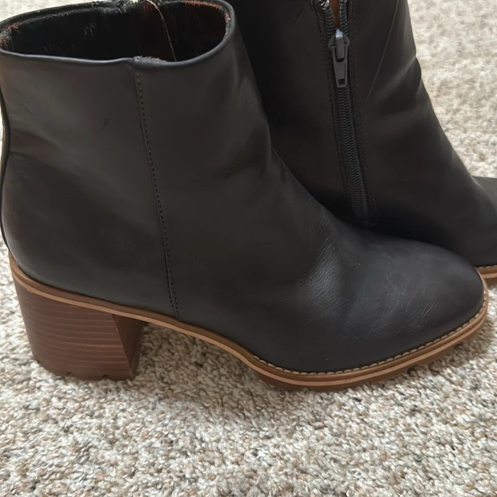 KORKS Black Leather Women's Voilet Bootie - Picture 3 of 8